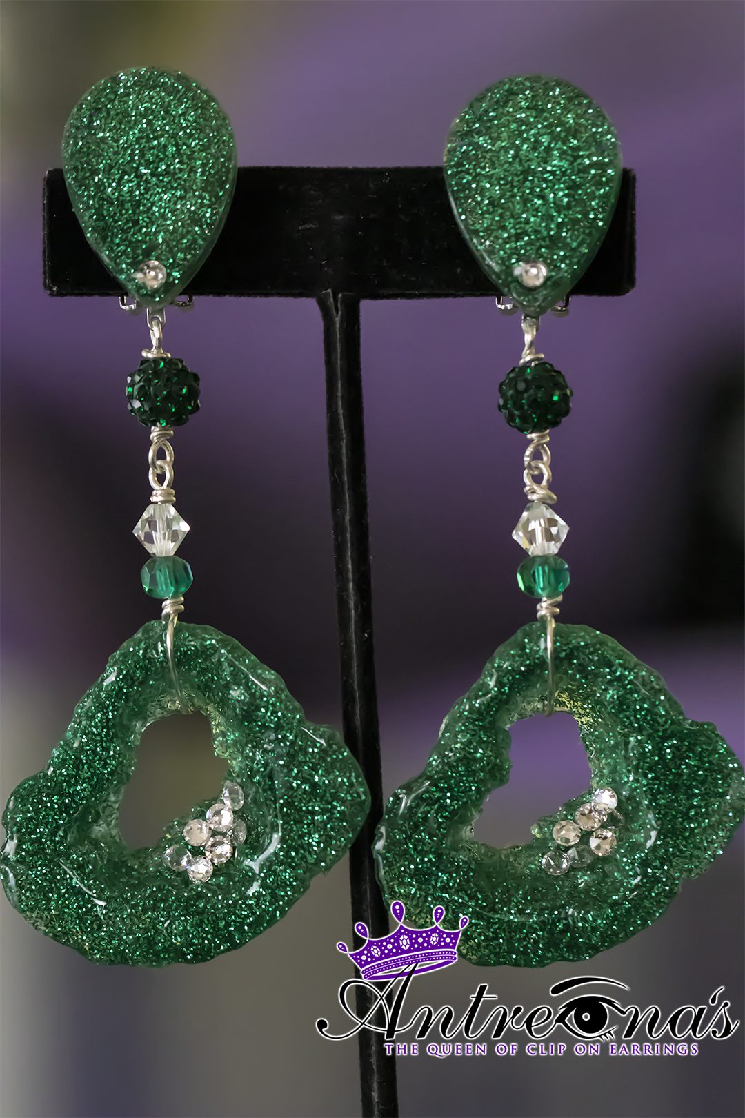 Image: Emerald clip on earrings