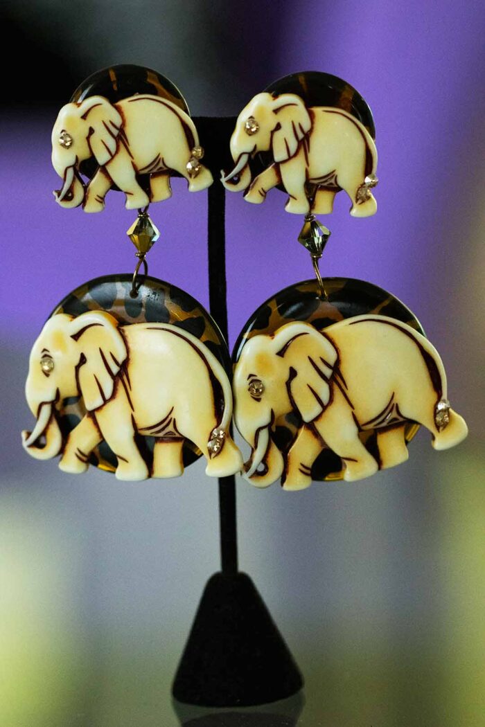 Ivory Luck comfortable elephants clip on earrings