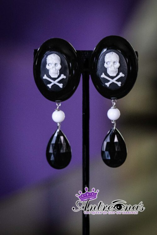 Veil of the Fearless skull comfortable clip-on earrings.